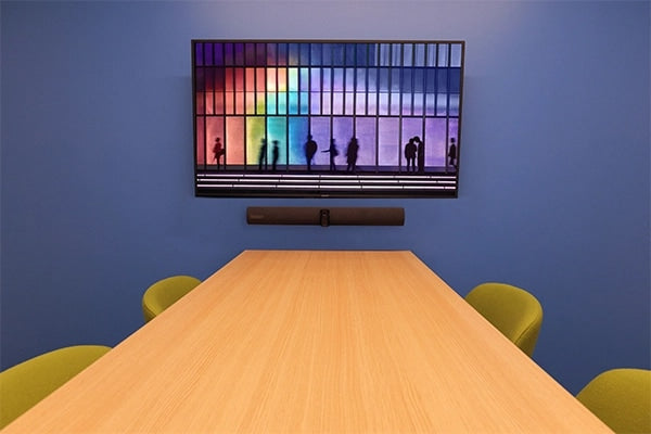 Lenovo ThinkSmart Bar 180 — Ultra-Wide Camera and Audio Bar